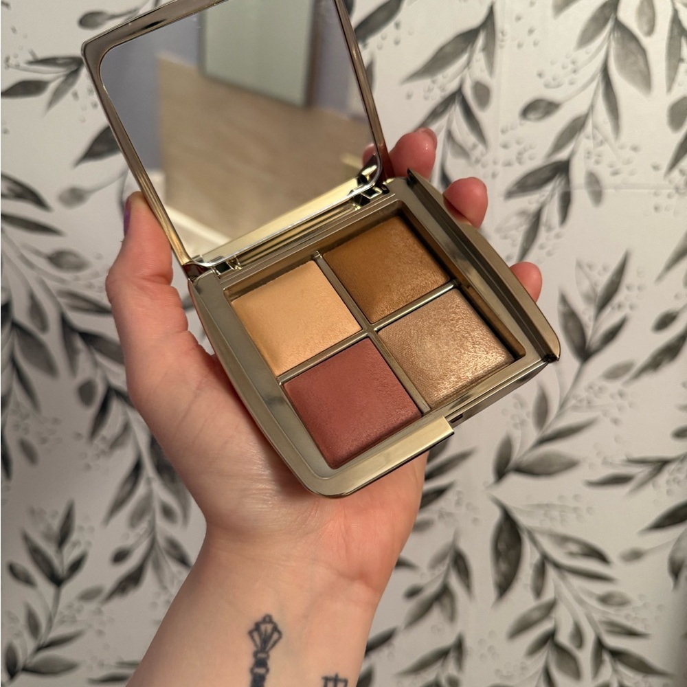 Hourglass Ambient Lighting Palette - Gold, Brown, Cream, Tan